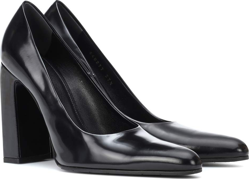 Balenciaga Leather pumps