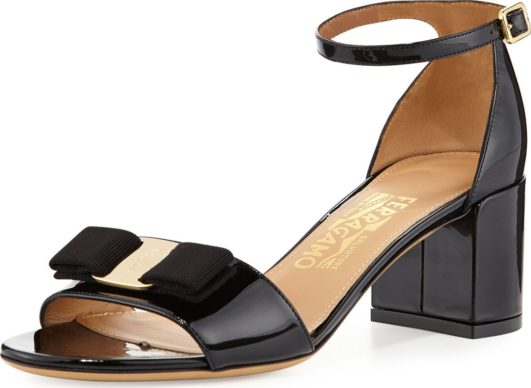 Salvatore Ferragamo Gavina Bow Patent City Sandals, Nero