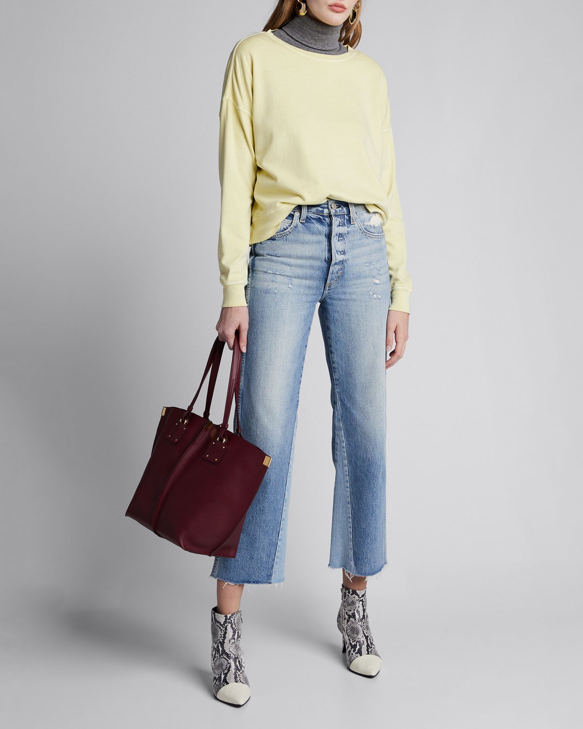 AMO Classic Cotton Crewneck Sweatshirt