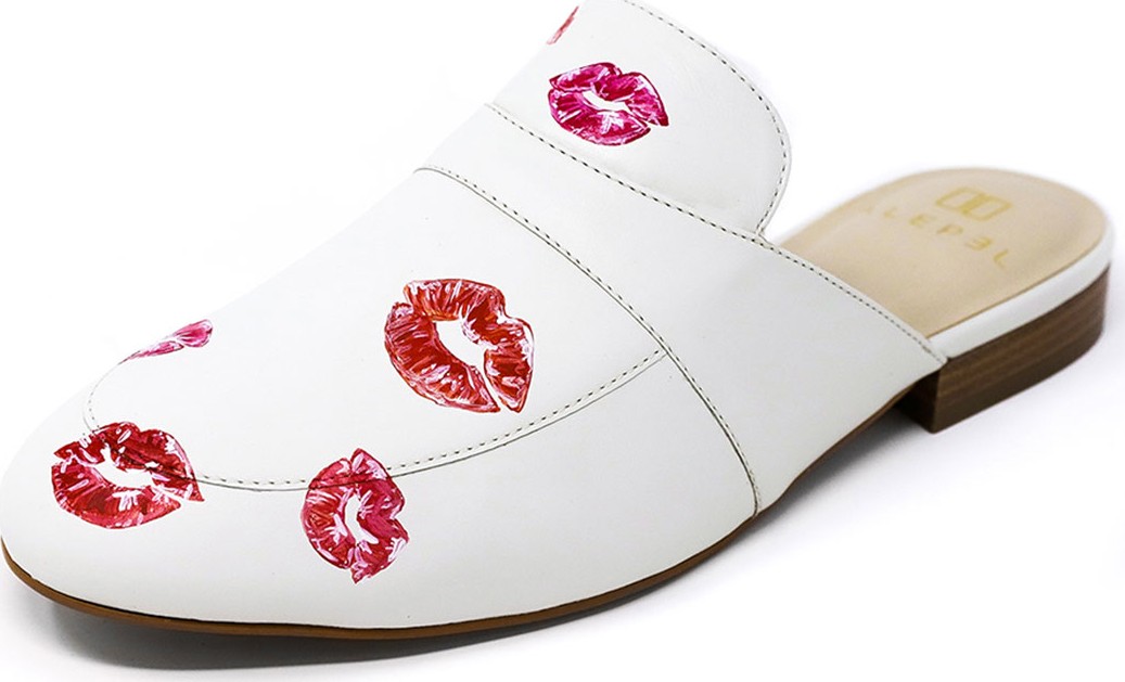 Alepel Hand-Painted Lips Flat Slide Mules