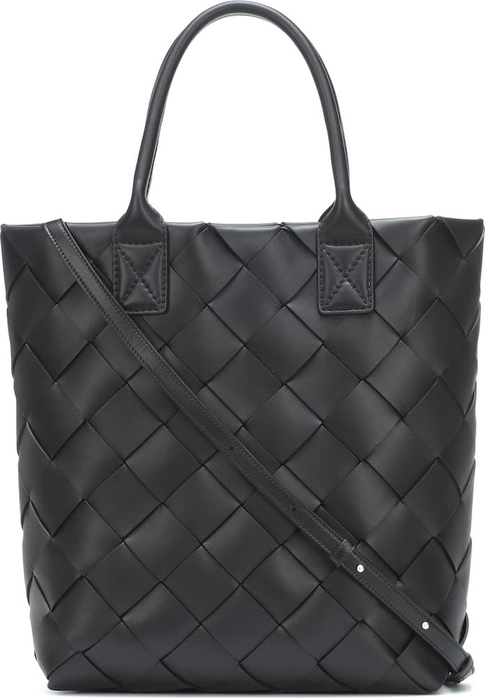 Bottega Veneta Maxi Cabat 30 leather tote