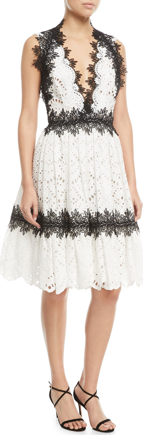 Naeem Khan Sleeveless Eyelet Lace V-Neck Knee-Length Cocktail Dress