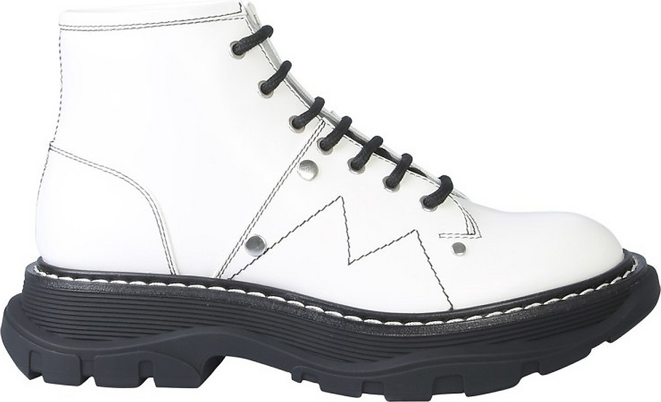 Alexander McQueen Ankle Boot With Laces And Tread Sole