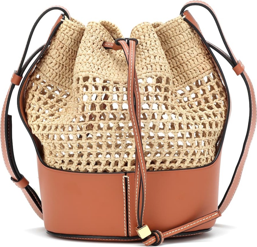 LOEWE Paula's Ibiza Balloon Small raffia shoulder bag