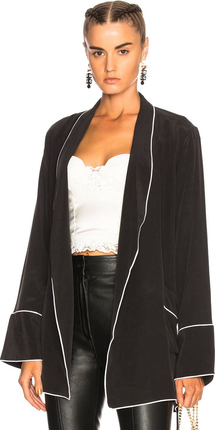 Equipment Theron Robe