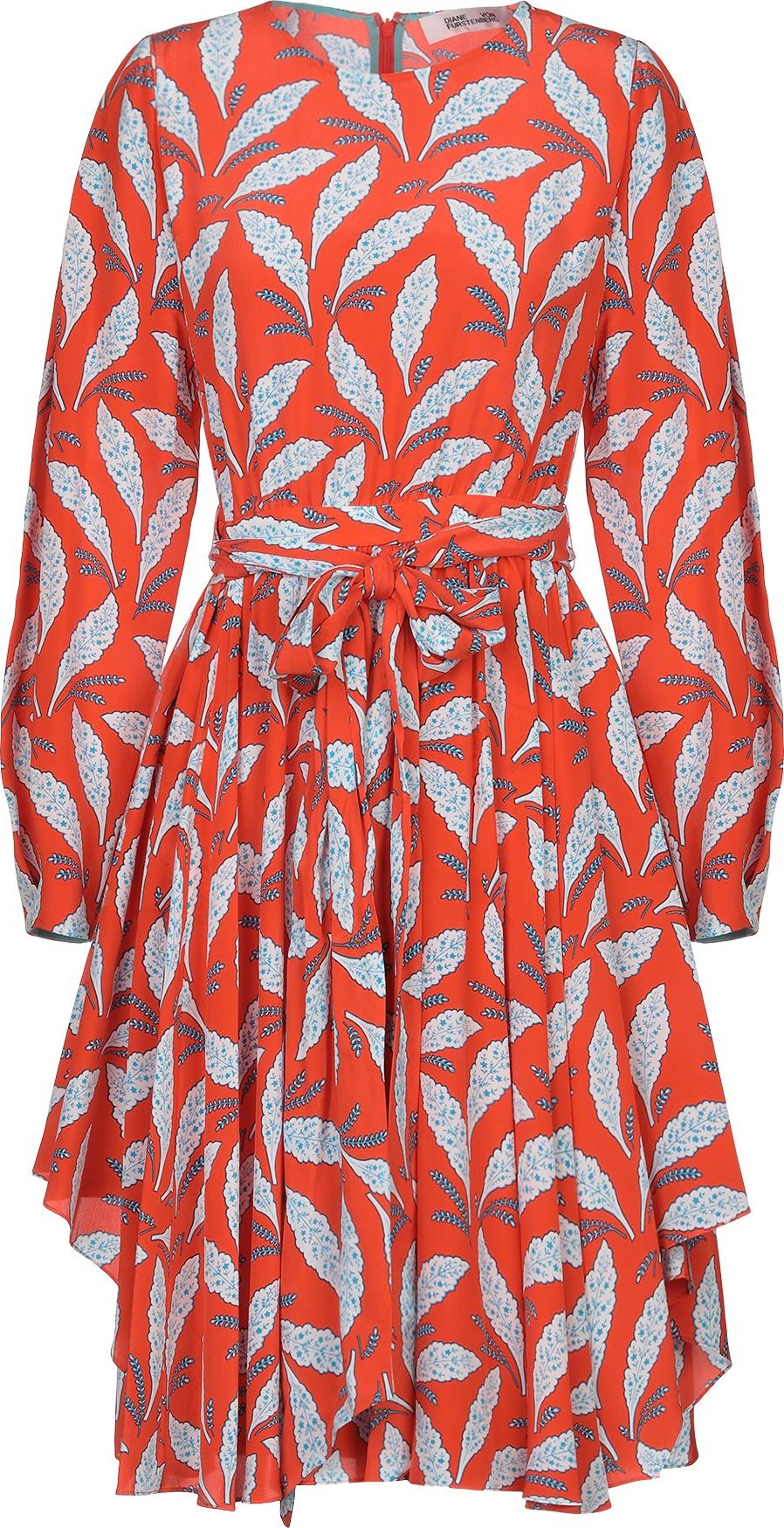 DIANE von FURSTENBERG Knee