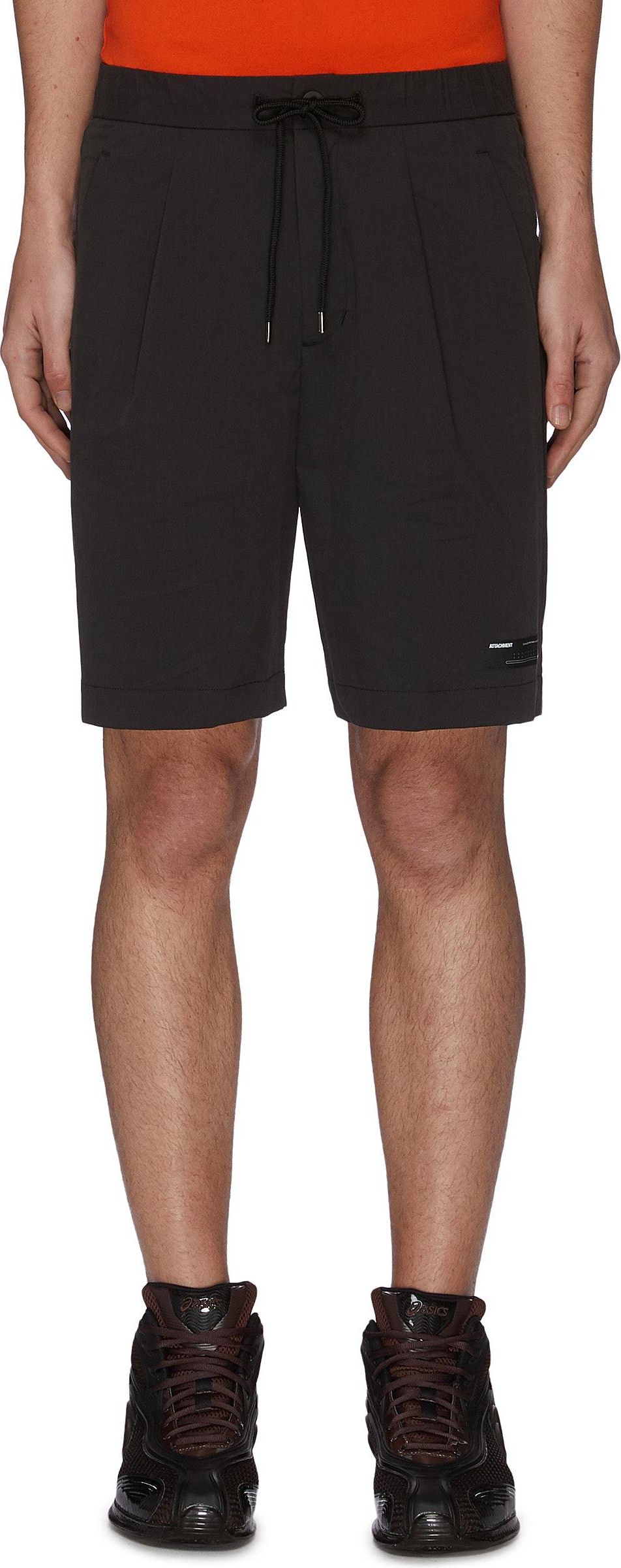 ATTACHMENT Pleat Stretch Shorts