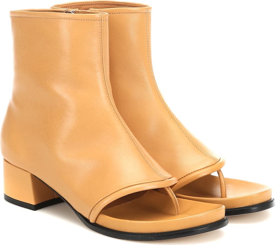 LOEWE Thong 60 leather ankle boots