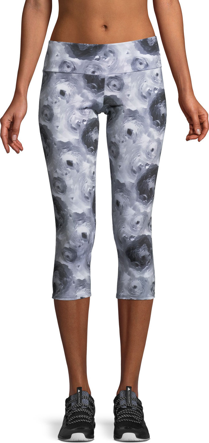 ONZIE Printed Capri-Length Performance Leggings
