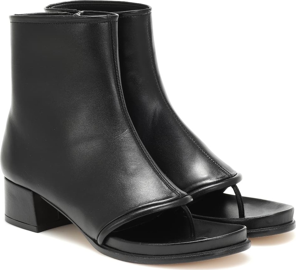 LOEWE Thong 60 leather ankle boots