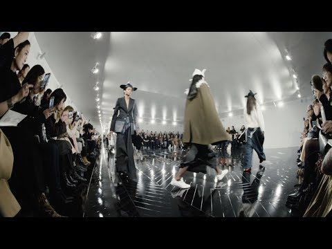 LOEWE Fall Winter 2019 Women's show at Maison de l'UNESCO, video cover
