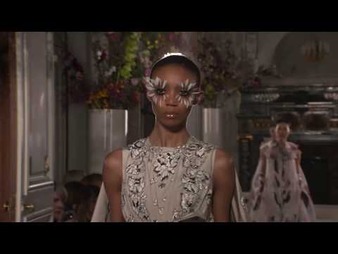 VALENTINO HAUTE COUTURE SPRING/SUMMER 2019 COLLECTION video cover