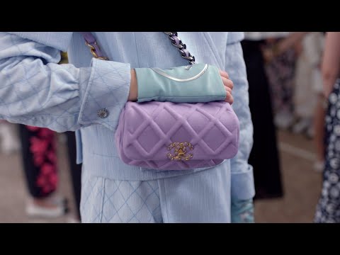 Accessories of the Cruise 2019/20 collection — CHANEL video cover