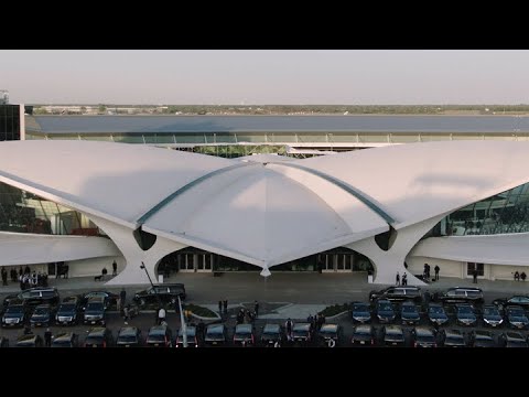 Louis Vuitton Cruise 2020 Fashion Show Finale video cover